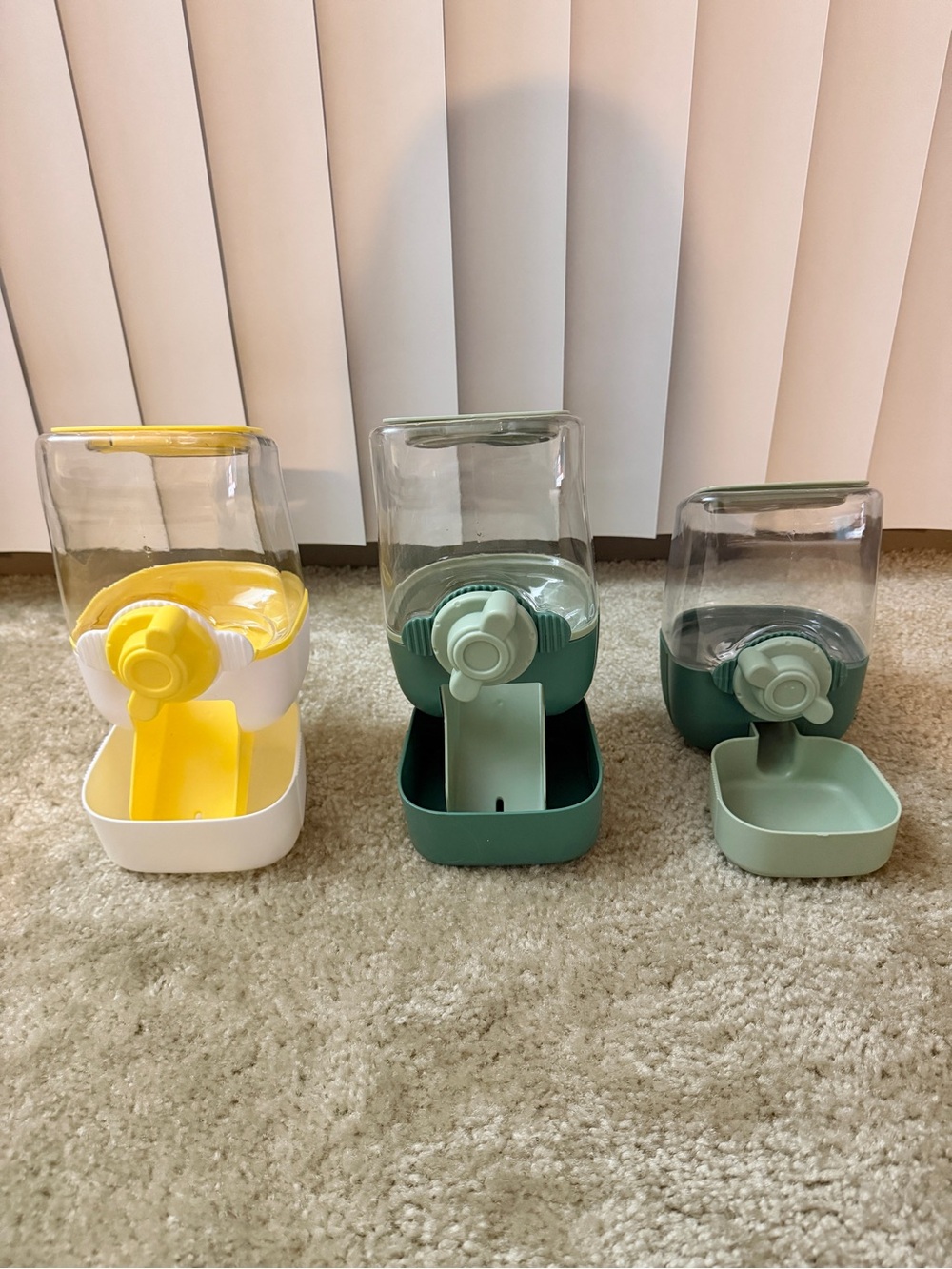 Small Pet Gravity Feeder & Water Dispenser Set